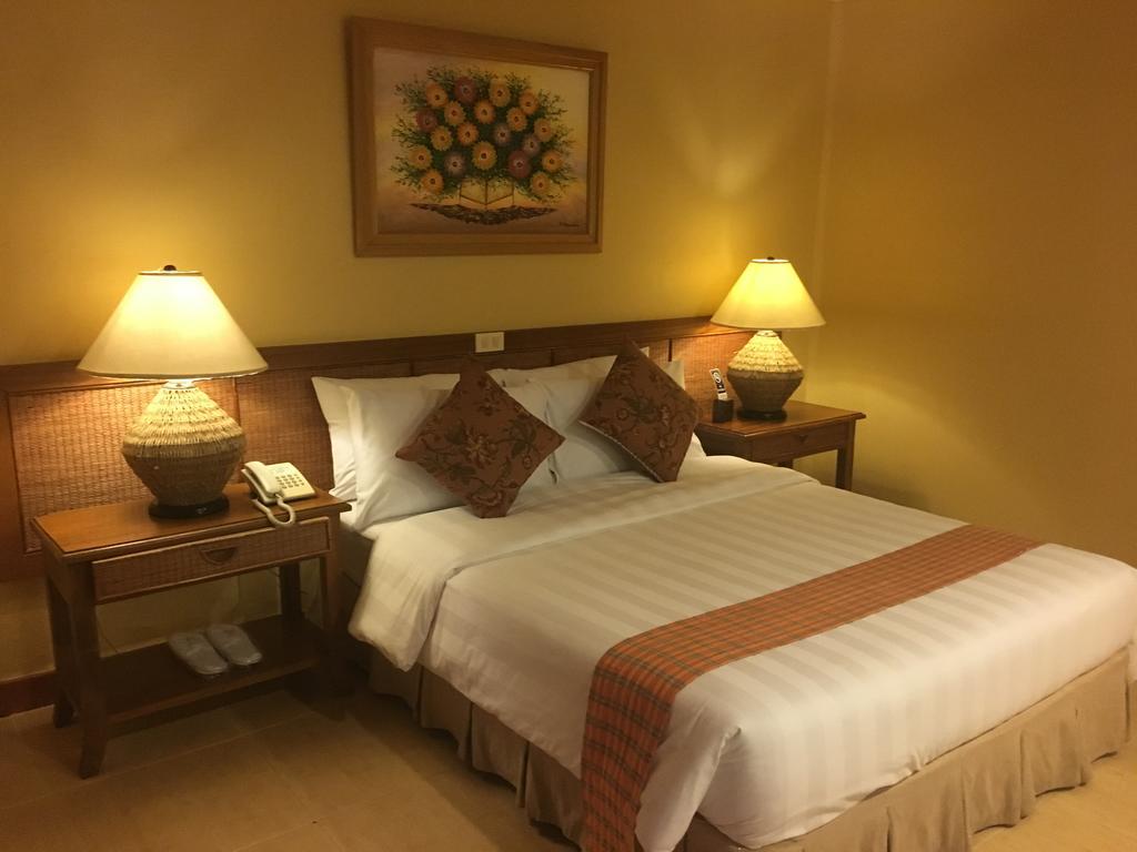 Java Hotel Laoag Eksteriør billede