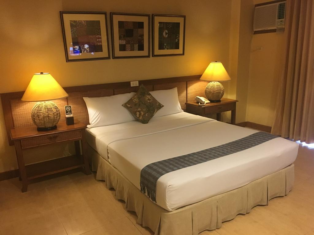 Java Hotel Laoag Eksteriør billede