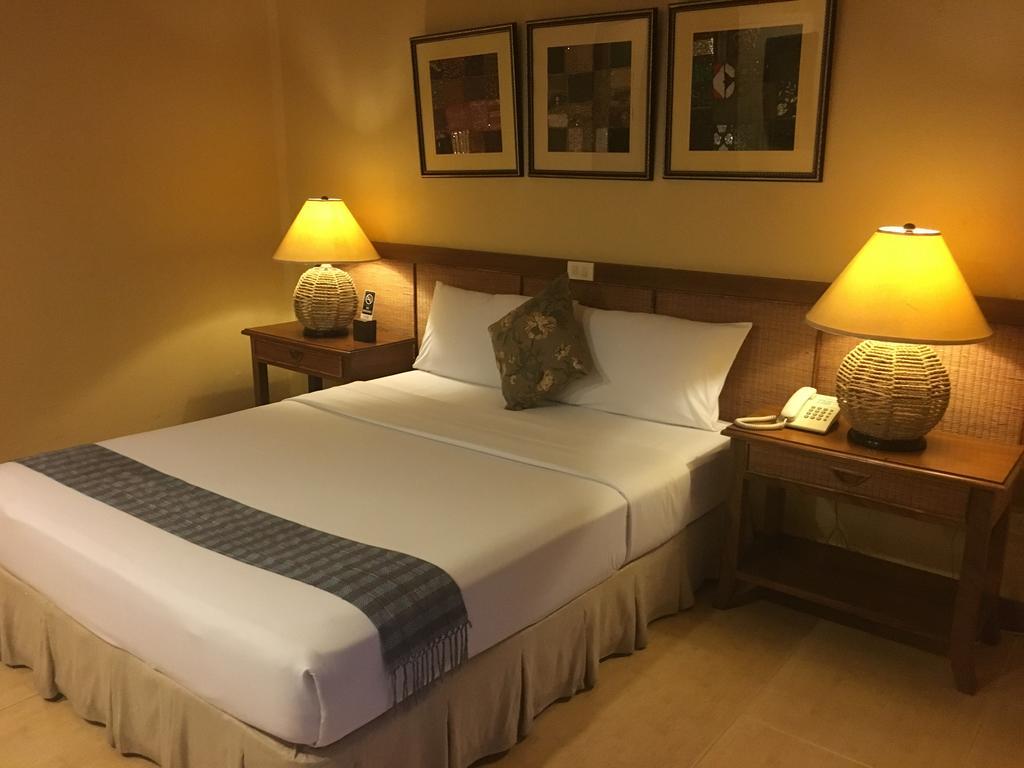 Java Hotel Laoag Eksteriør billede