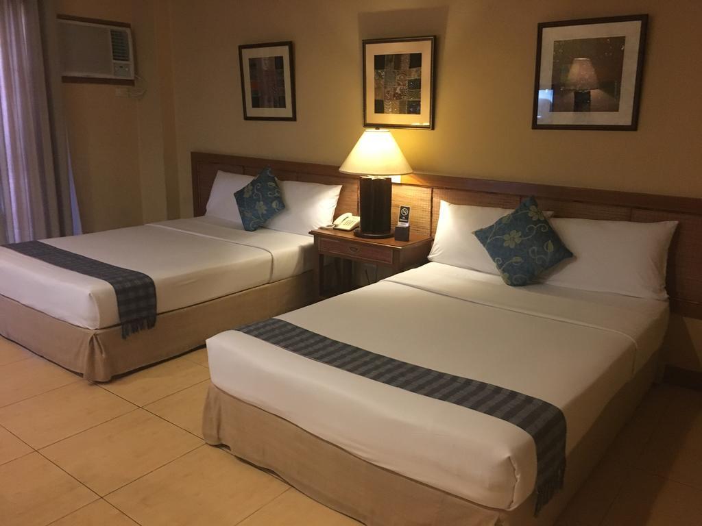 Java Hotel Laoag Eksteriør billede